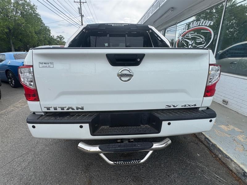 Nissan Titan SV Crew Cab 4WD 2018