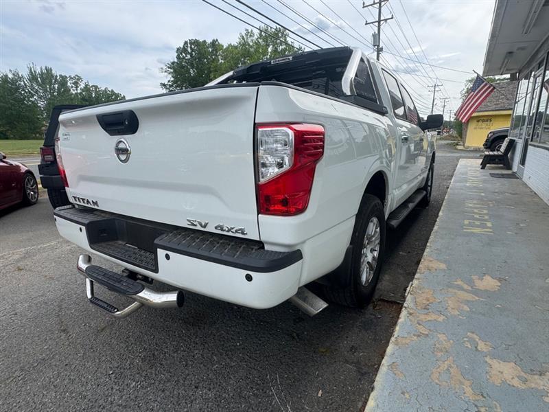 Nissan Titan SV Crew Cab 4WD 2018