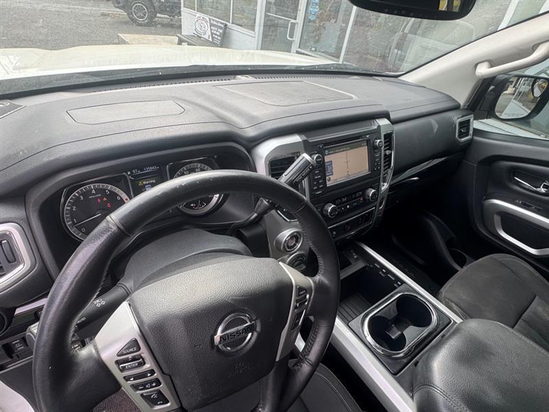 Nissan Titan SV Crew Cab 4WD 2018