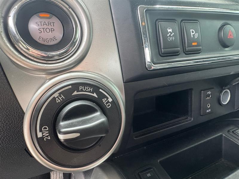 Nissan Titan SV Crew Cab 4WD 2018