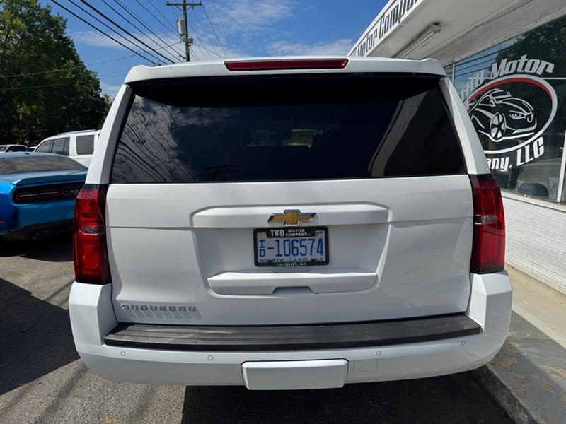 Chevrolet Suburban LT 1500 4WD 2015
