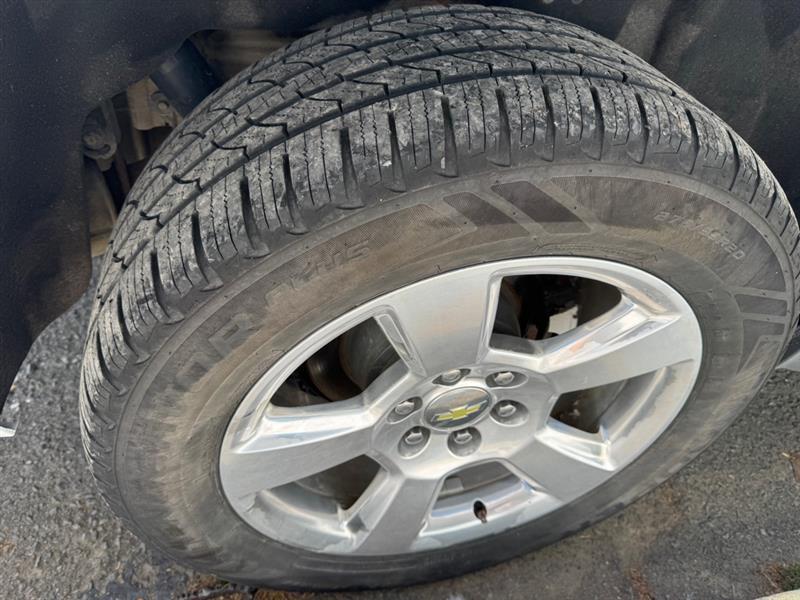 Chevrolet Suburban LT 1500 4WD 2015