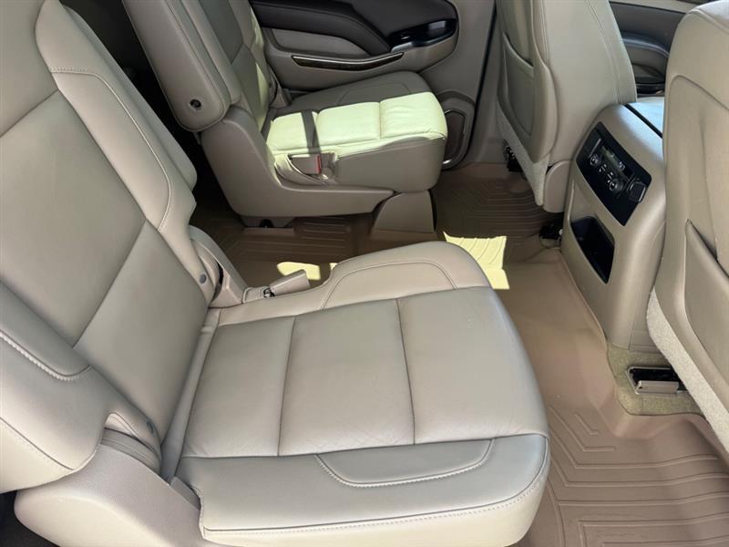 Chevrolet Suburban LT 1500 4WD 2015