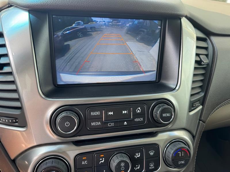 Chevrolet Suburban LT 1500 4WD 2015