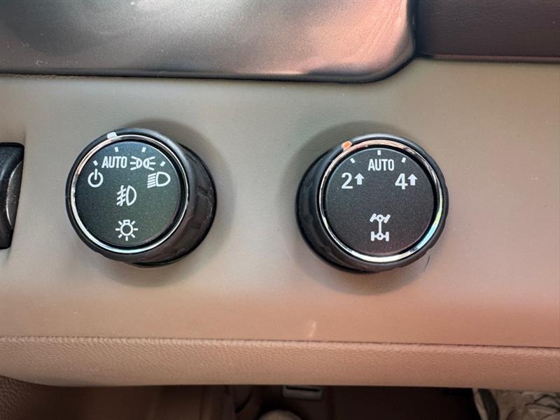 Chevrolet Suburban LT 1500 4WD 2015