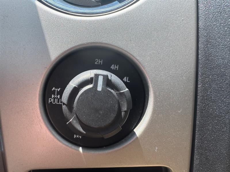 Ford F-150 XL SuperCrew 5.5-ft. Bed 4WD 2012