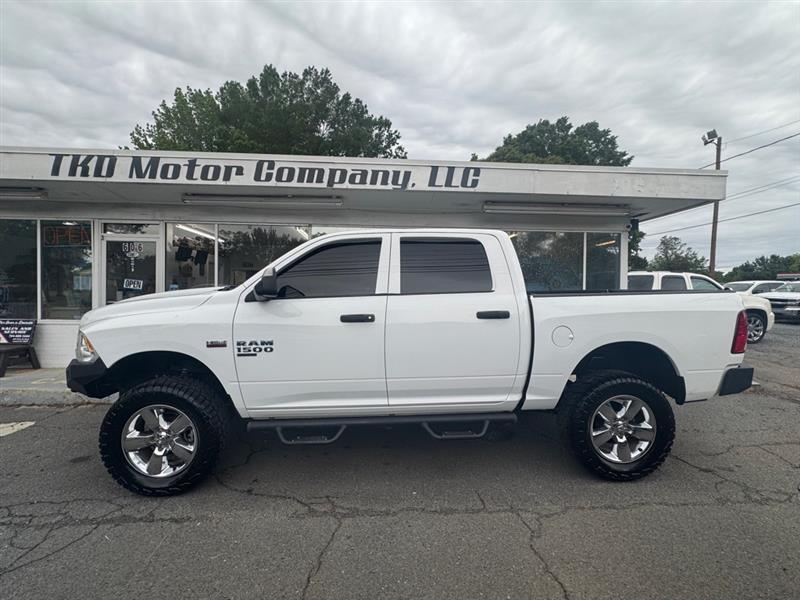 RAM 1500 Classic Tradesman Crew Cab SWB 4WD 2020