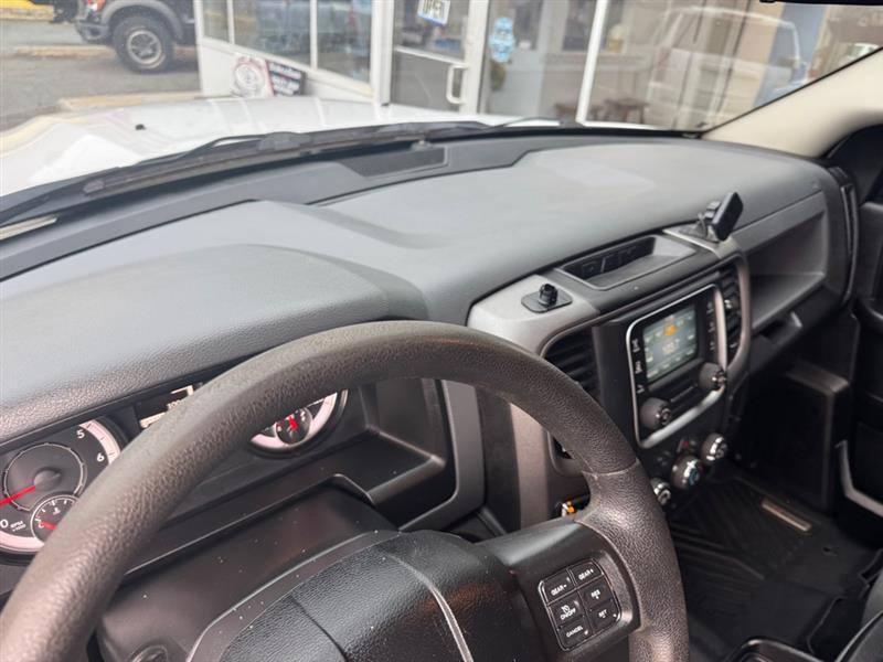 RAM 1500 Classic Tradesman Crew Cab SWB 4WD 2020