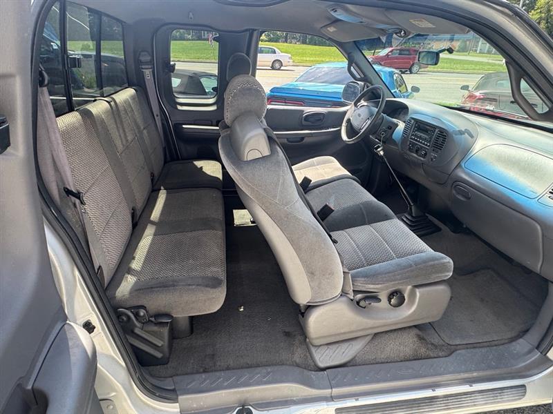 Ford F-150 Lariat SuperCab Short Bed 2WD 2001