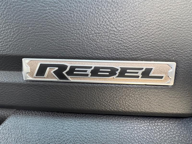 RAM 1500 Rebel Crew Cab SWB 4WD 2017