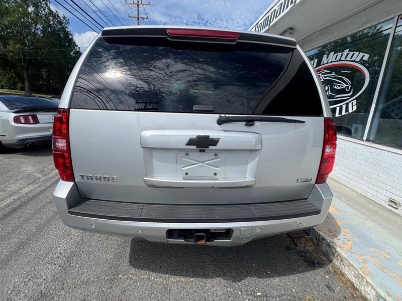 Chevrolet Tahoe LT 2WD 2011
