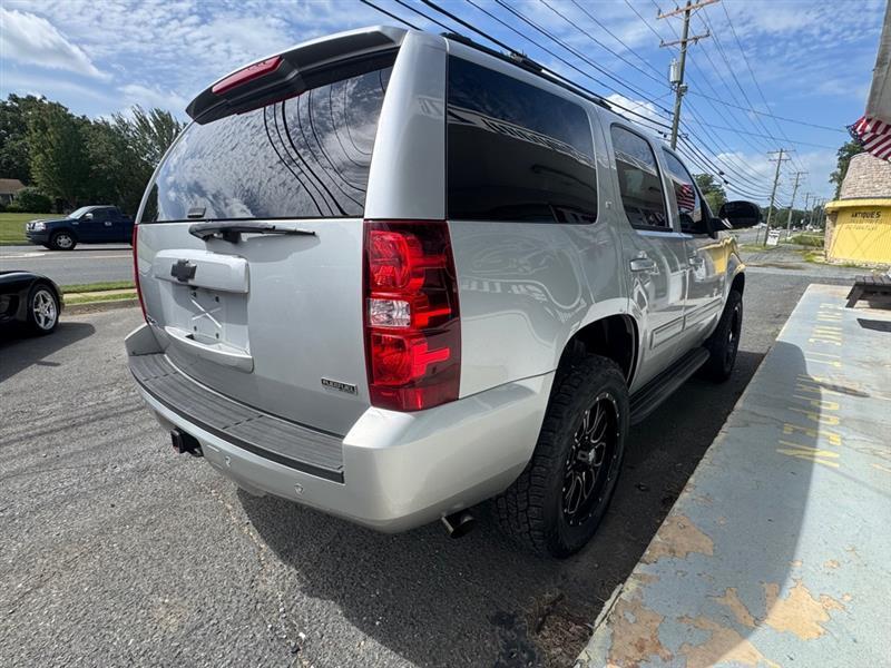 Chevrolet Tahoe LT 2WD 2011