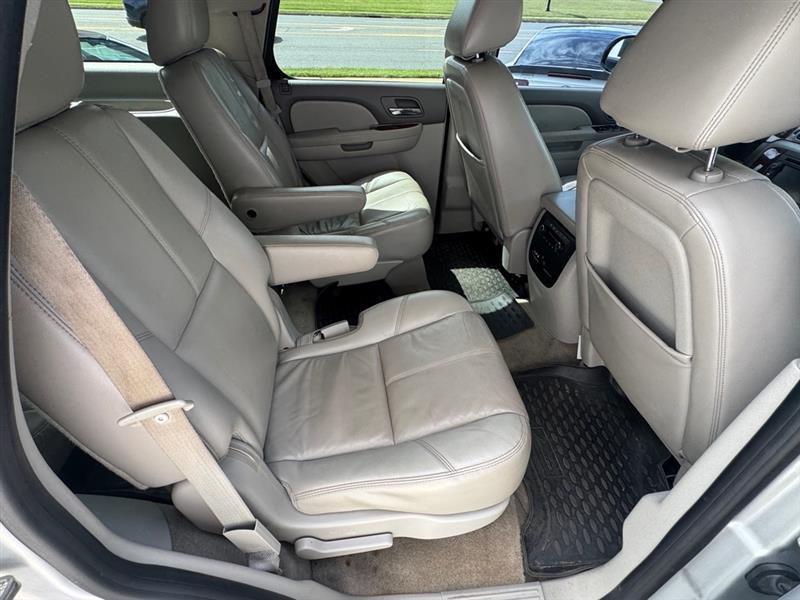 Chevrolet Tahoe LT 2WD 2011