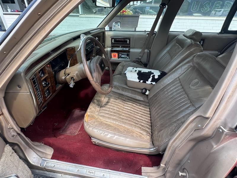 Cadillac Brougham Base 1991
