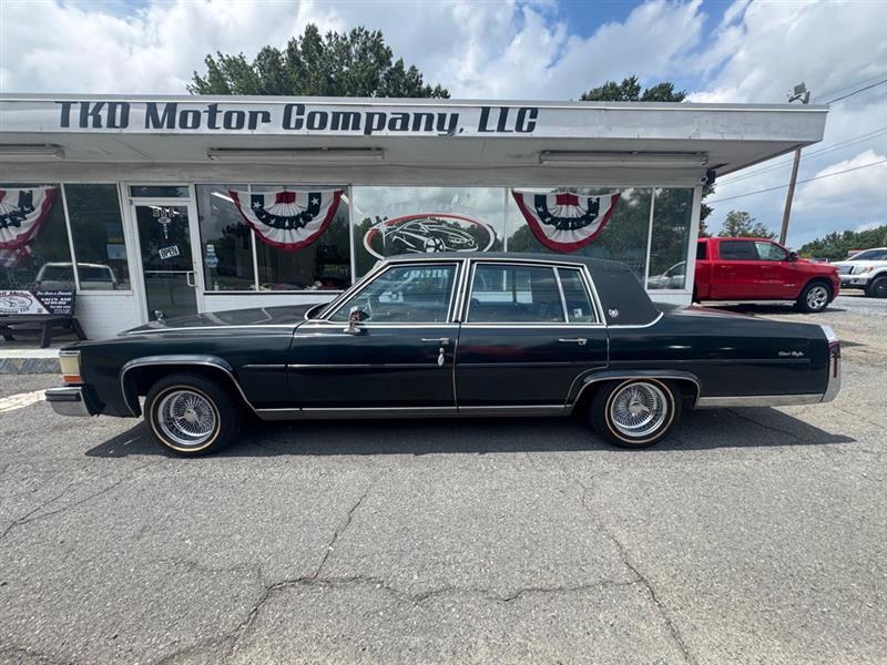 Cadillac Fleetwood Brougham Sedan 1986