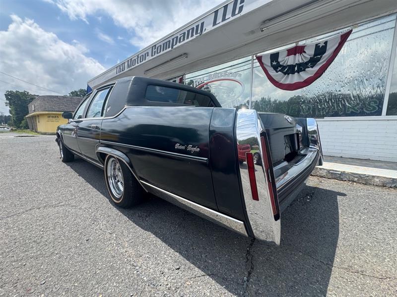 Cadillac Fleetwood Brougham Sedan 1986