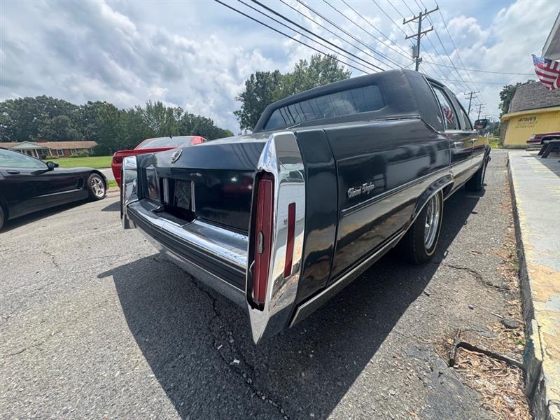 Cadillac Fleetwood Brougham Sedan 1986