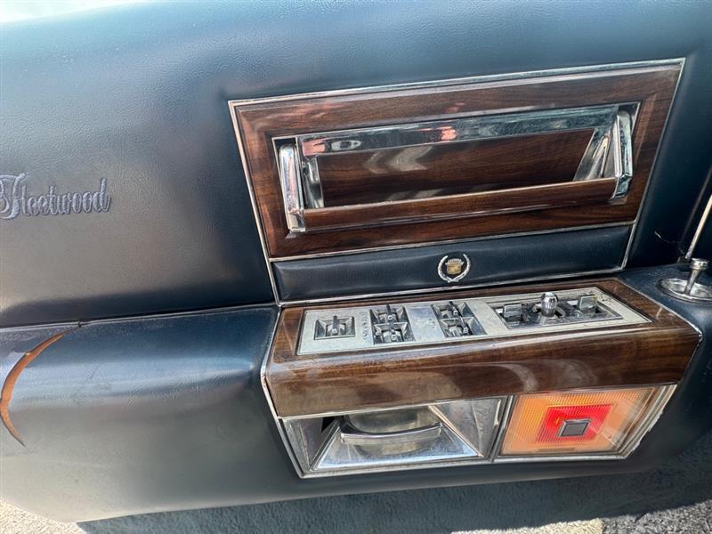 Cadillac Fleetwood Brougham Sedan 1986