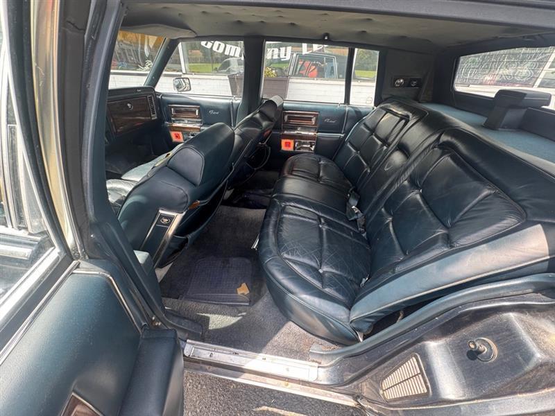 Cadillac Fleetwood Brougham Sedan 1986