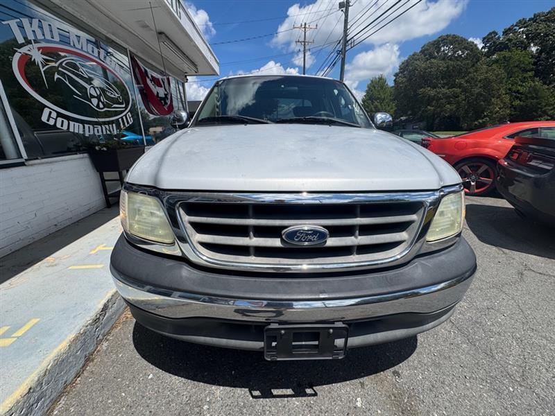 Ford F-150 XLT SuperCrew Short Bed 2WD 2002