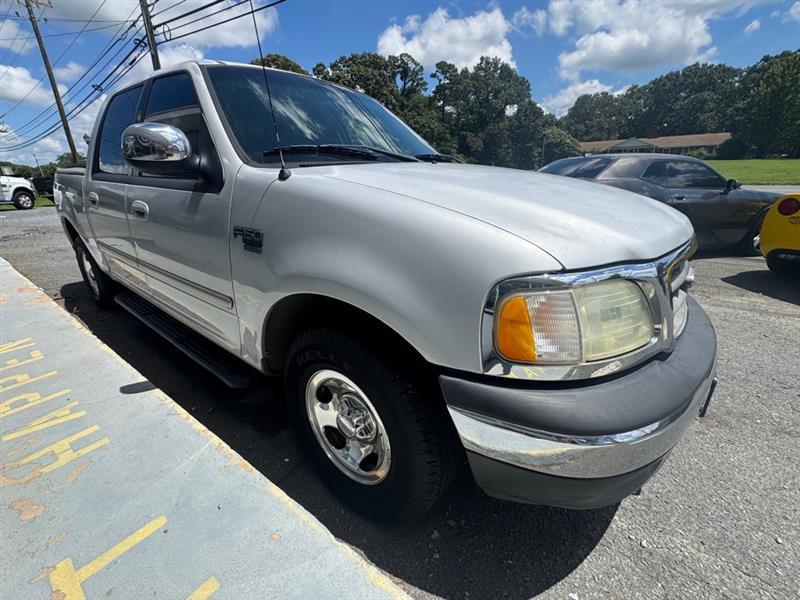 Ford F-150 XLT SuperCrew Short Bed 2WD 2002