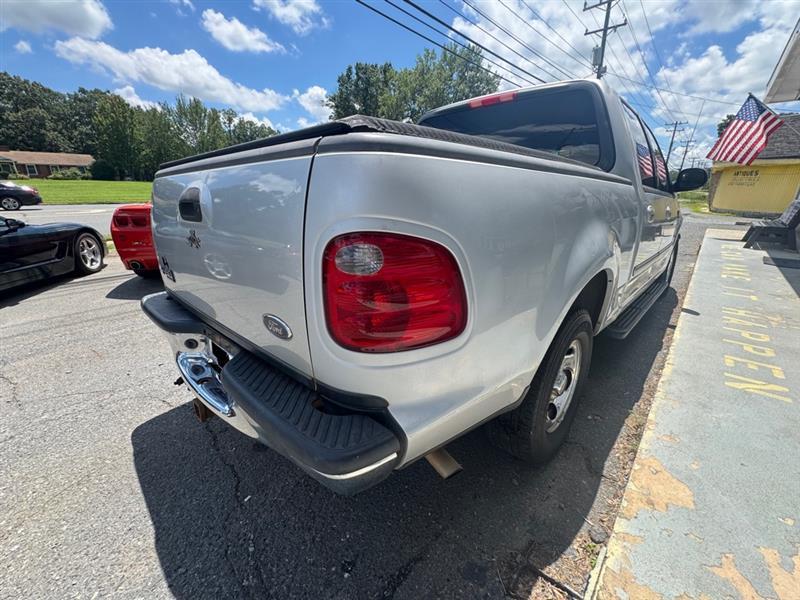 Ford F-150 XLT SuperCrew Short Bed 2WD 2002