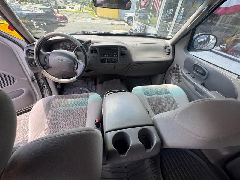 Ford F-150 XLT SuperCrew Short Bed 2WD 2002