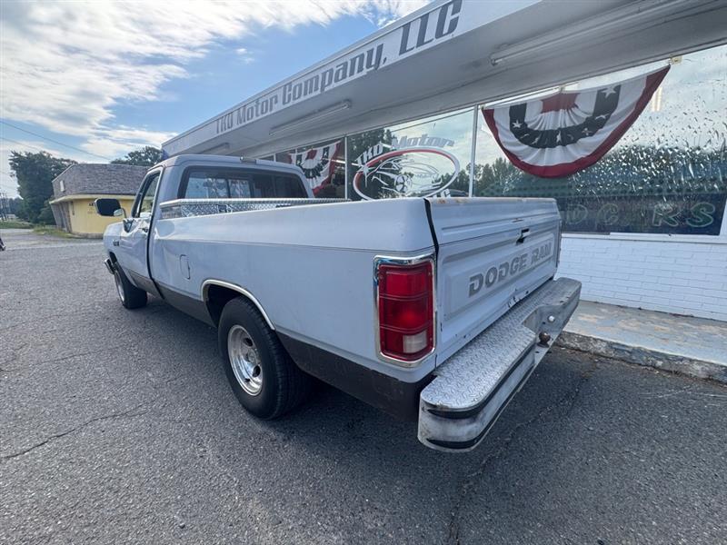Dodge D100 Reg. Cab 8-ft. Bed 2WD 1989