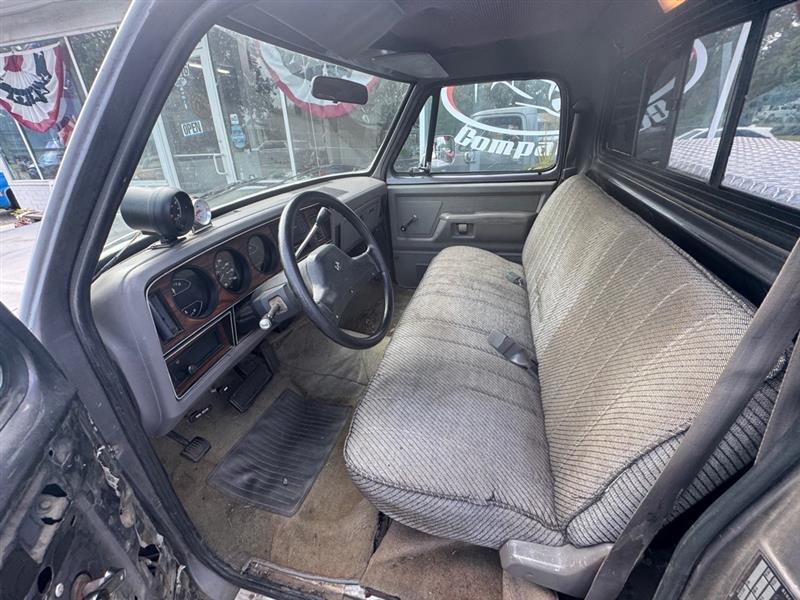 Dodge D100 Reg. Cab 8-ft. Bed 2WD 1989