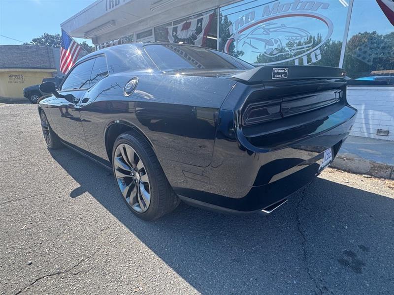 Dodge Challenger SRT8 Core 2013