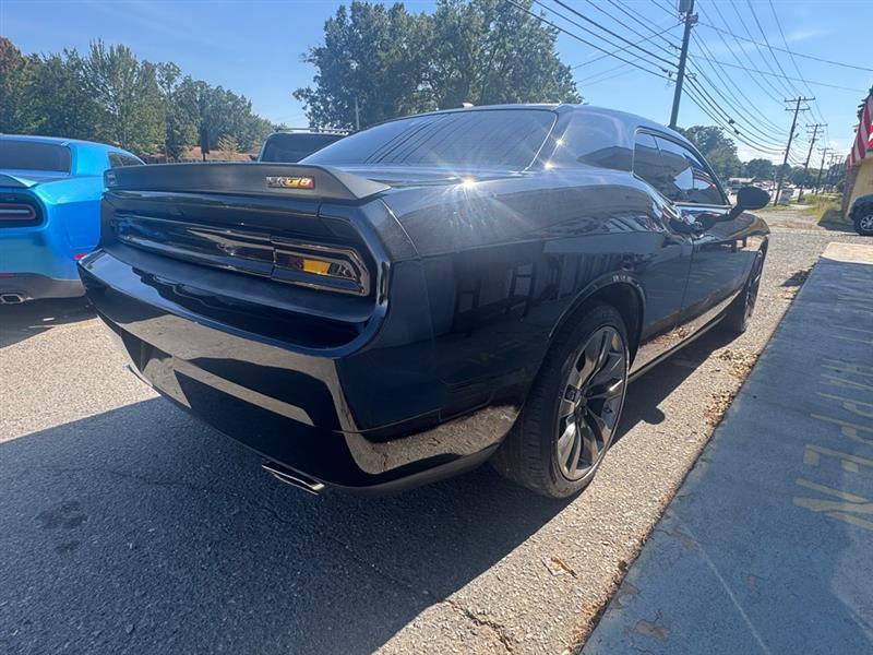 Dodge Challenger SRT8 Core 2013