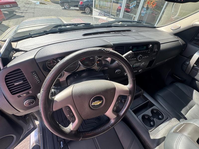Chevrolet Silverado 2500HD LT Crew Cab 4WD 2012