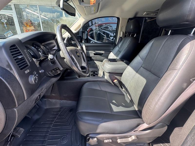 Chevrolet Silverado 2500HD LT Crew Cab 4WD 2012