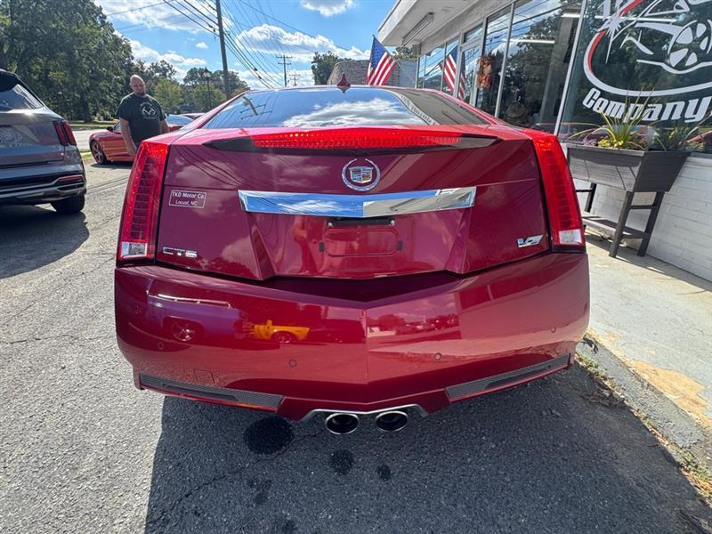 Cadillac CTS V Coupe 2011