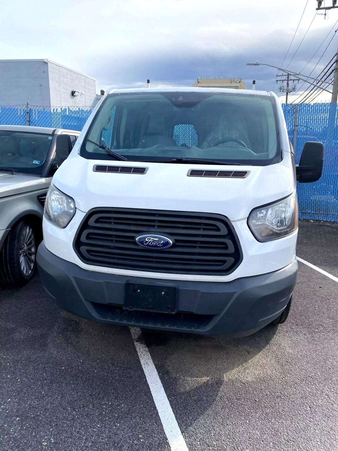 Ford Transit 150 Van Low Roof 60/40 Pass. 130-in. WB 2017 Ford Transit 150 Van Low Roof 60/40 Pass. 130-in. WB 2017
