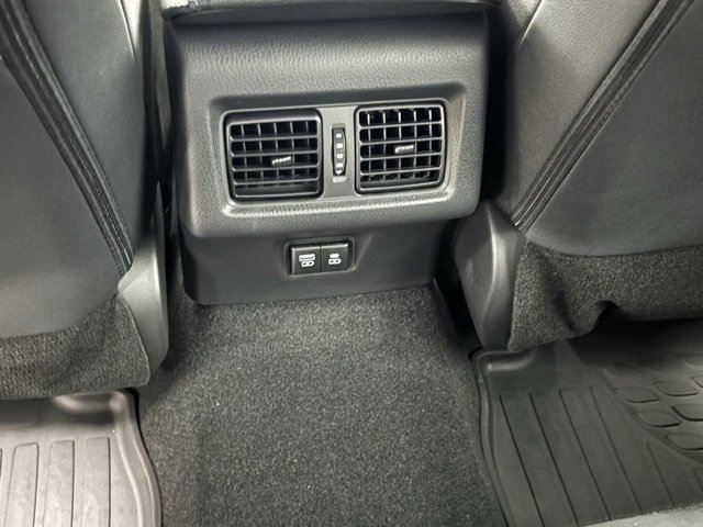 Toyota Camry XLE (Natl) 2025
