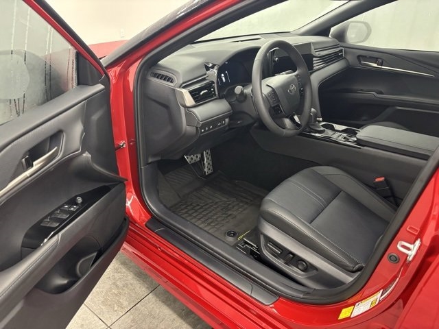 Toyota Camry XLE (Natl) 2025