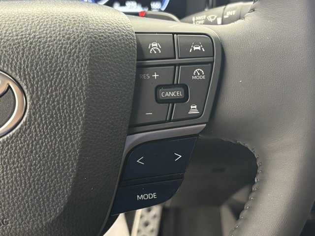 Toyota Camry XLE (Natl) 2025