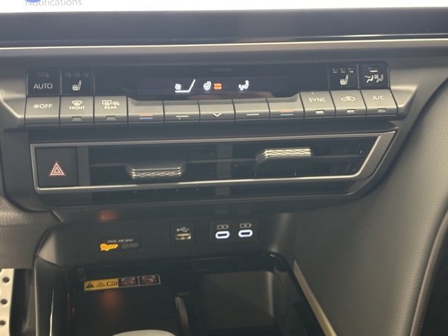 Toyota Camry XLE (Natl) 2025