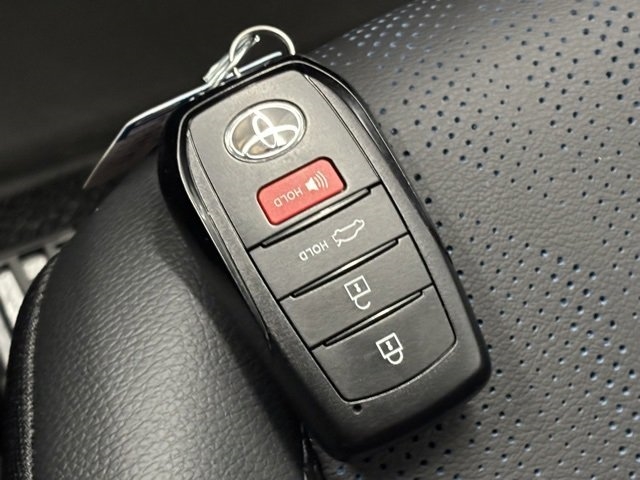 Toyota Camry XLE (Natl) 2025