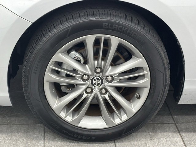 Toyota Camry XLE Auto (Natl) 2017