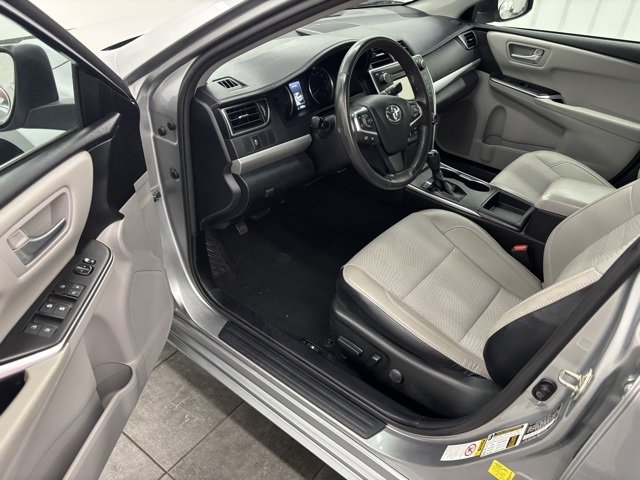 Toyota Camry XLE Auto (Natl) 2017