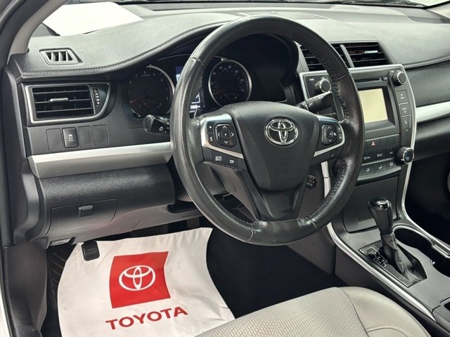 Toyota Camry XLE Auto (Natl) 2017