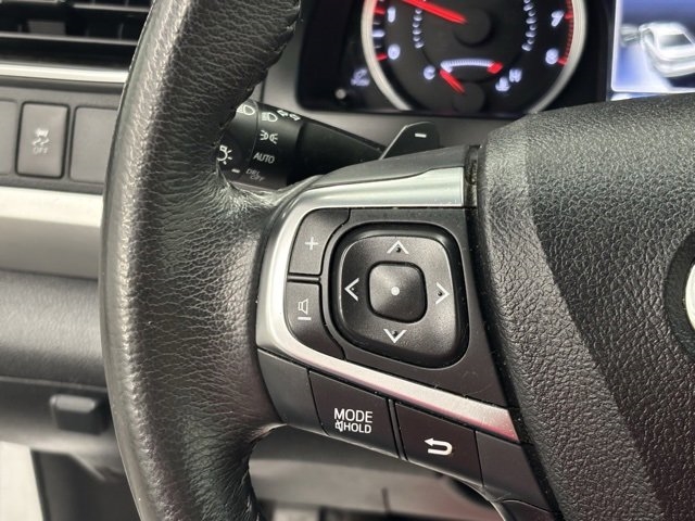 Toyota Camry XLE Auto (Natl) 2017