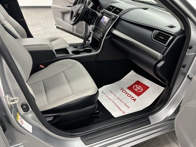 Toyota Camry XLE Auto (Natl) 2017