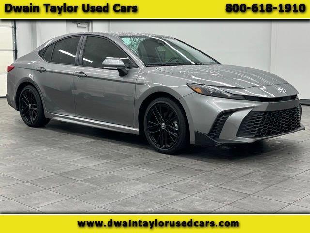 2025 Toyota Camry LE (Natl)