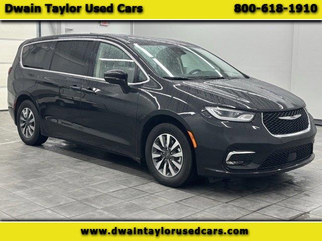 2024 Chrysler Pacifica Hybrid Select FWD