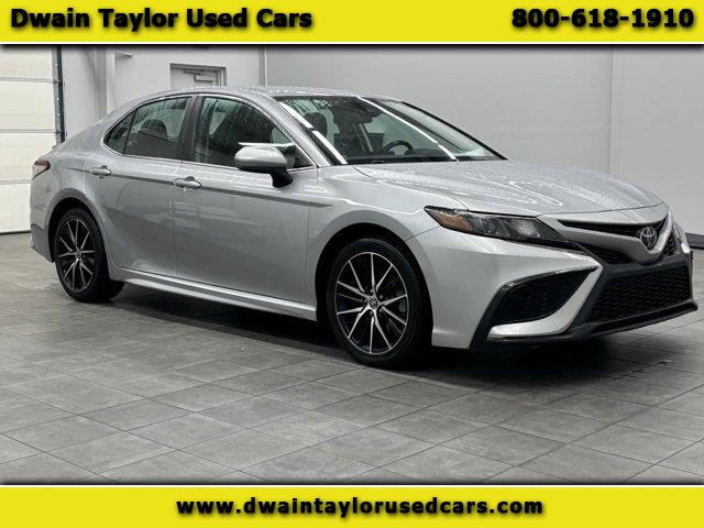 2021 Toyota Camry SE Nightshade Auto (Natl)