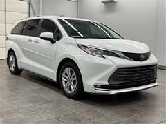 2022 Toyota Sienna 