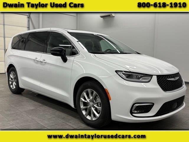 2026 Chrysler Pacifica Limited FWD